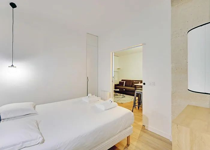 Modern - 2br-6p-oberkampf * פריז