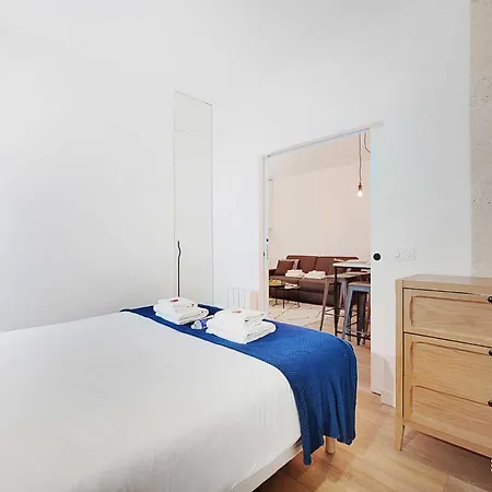 Modern - 2br-6p-oberkampf