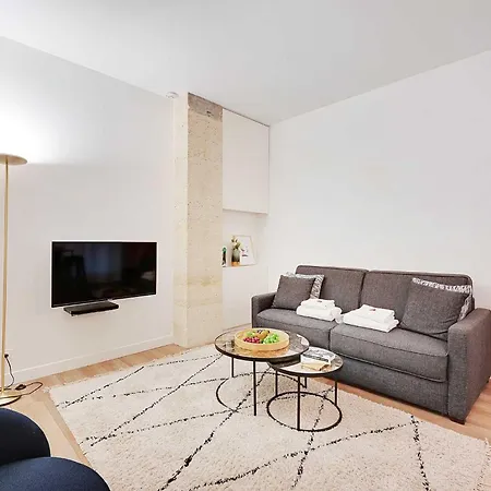 Modern - 2br-6p-oberkampf *